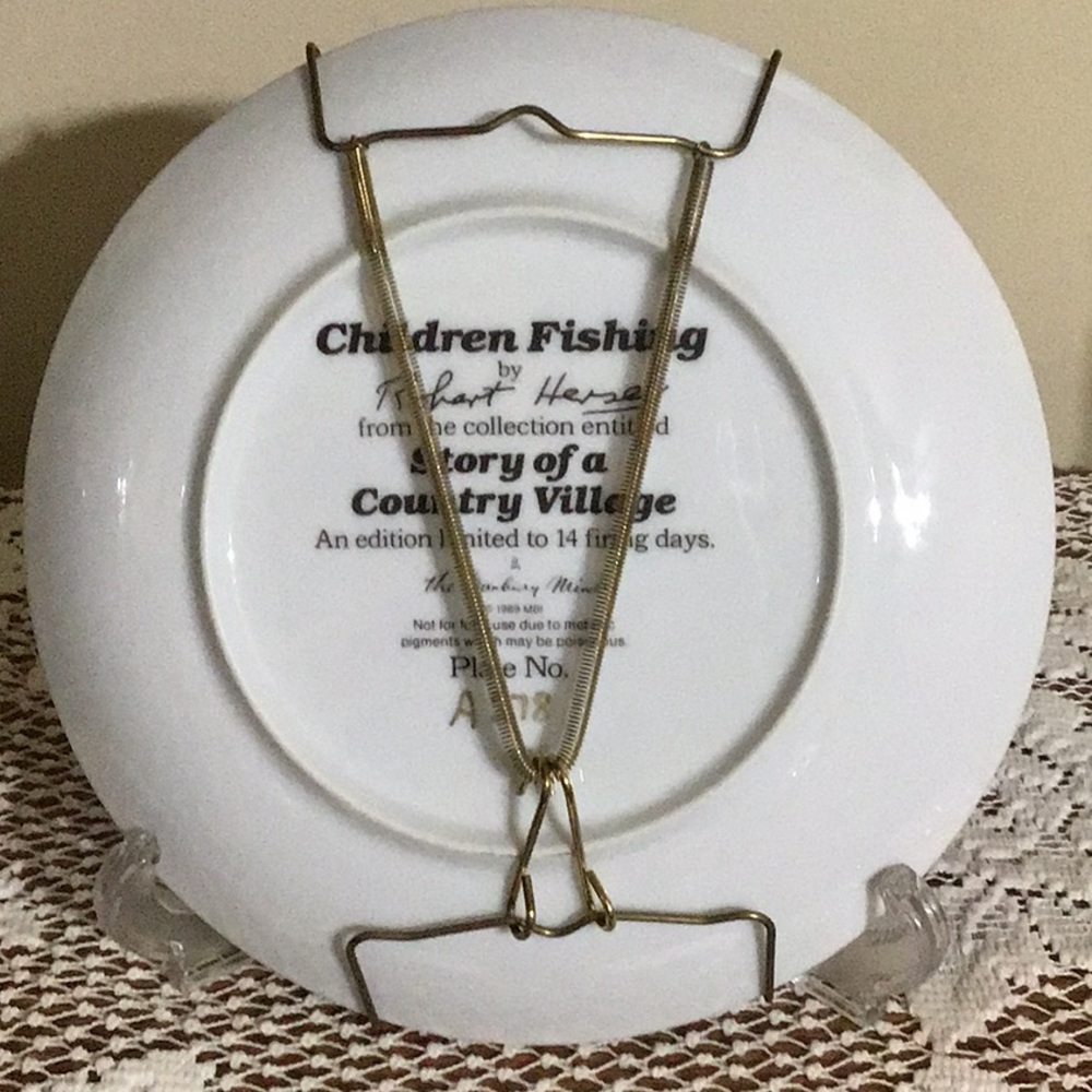 “Children Fishing” Plate - Picture 2 of 2